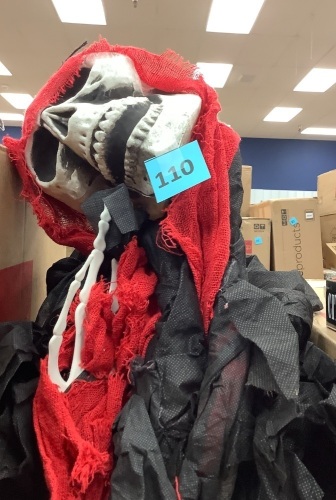Halloween Decoration, Skeleton - Lot 110