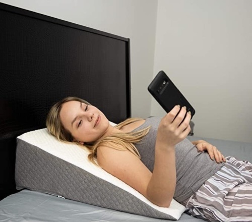 Kölbs Bed Wedge Pillow with Memory Foam Top I Stylish Chic Jacquard Cover ! Wedge Pillow for Sleeping and Acid Reflux, Heartburn, and GERD Pillow ,Snoring Pillow, Like New, Retail - $43.99 - Lot 201