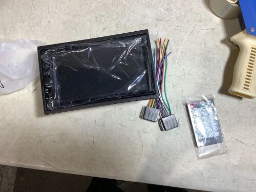 Car Multimedia Player - Lot 989