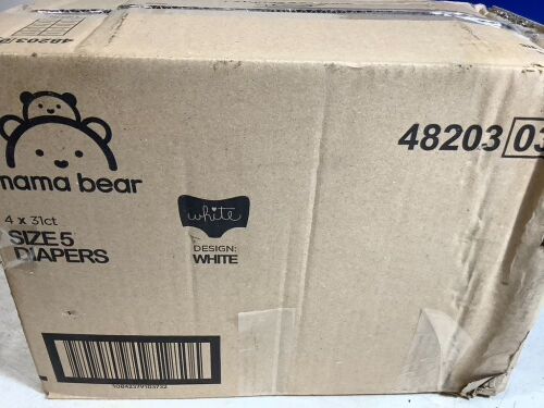 Mama Bear Baby Diapers, Size 5, 124 ct  - Lot 957