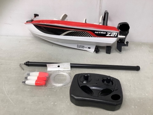 Remote Control Boat, Untested, E-Comm Return - Lot 489