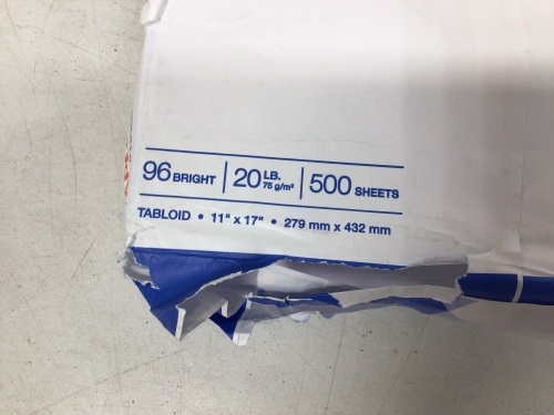 Lot of (5) Reams Of Staples Copy Paper, E-Comm Return - Lot 610