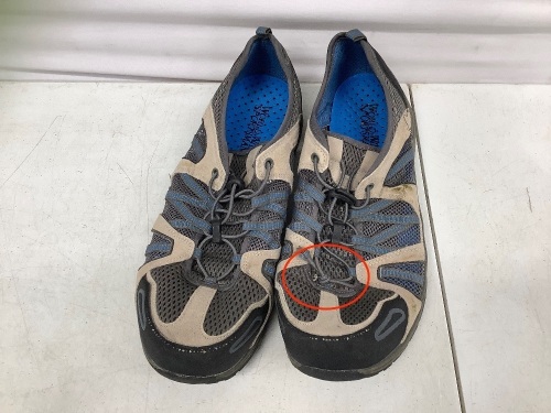 Mens Shoes, Size 11M, String Is Broken On One, E-Comm Return - Lot 414