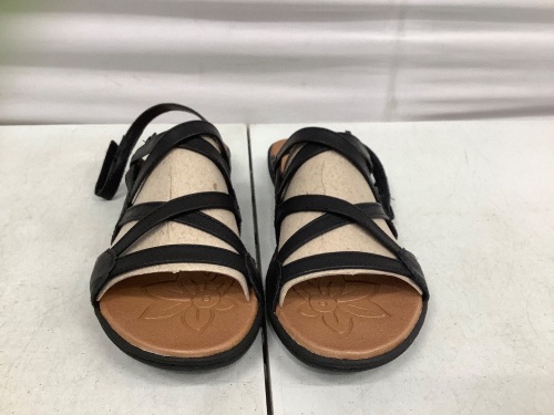 Womens Altheda Sandals, Missing Grommet - Lot 463