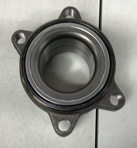 Set of (2) Wheel Bearing Hubs - Lot 777