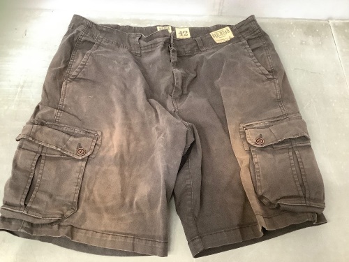 Mens Shorts - Lot 397