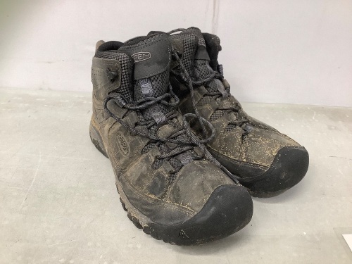 Mens Hiking Boots - Lot 388