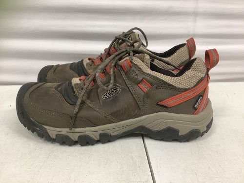 Mens Hiking Shoes - Lot 235