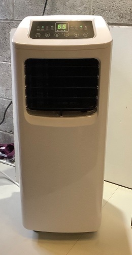Portable Air Conditioner, Brace Bent, Powers On, Ecommerce Return - Lot 214