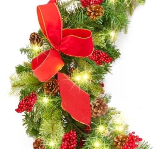 Pre-Lit Garland, Battery Powered w/ 100 Lights, 180 Tips, Pine Cones - 9ft - Lot 110