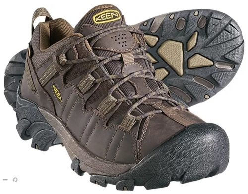 KEEN Targhee II Waterproof Hiking Shoes for Men, E-Commerce Return, Size 11 - Lot 704