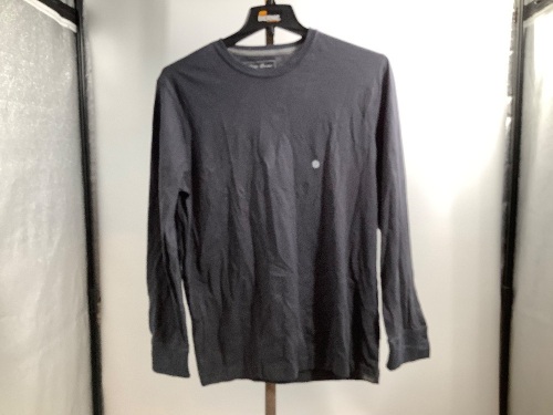 Eddie Bauer Men's Long Sleeve Tee, Medium, Appears New - Lot 390
