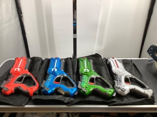 4 pack laser Force Blasters, Appears New - Lot 277