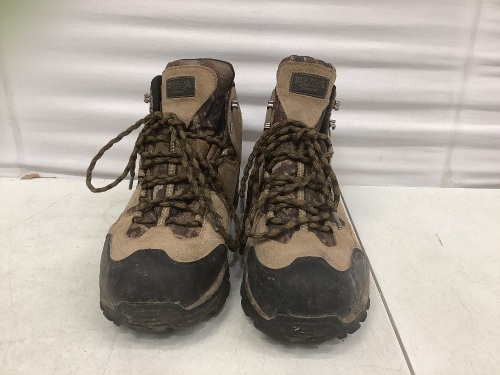 Mens Hiking Boots - Lot 175