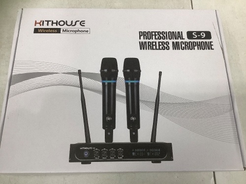 Professional Wireless Microphone - Lot 59