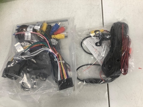 Android Auto Carplay w/ Backup Camera - Lot 460