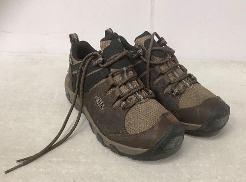 Mens Hiking Boots - Lot 465