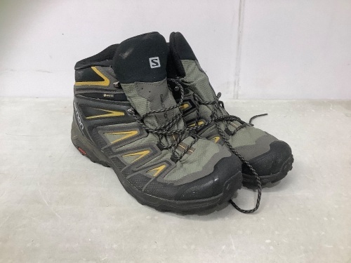 Mens Hiking Boots - Lot 242
