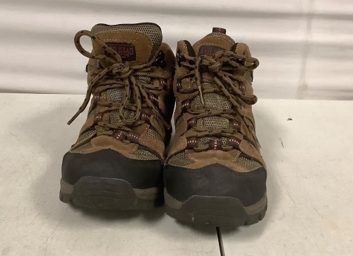 Boys Hiking Boots - Lot 596