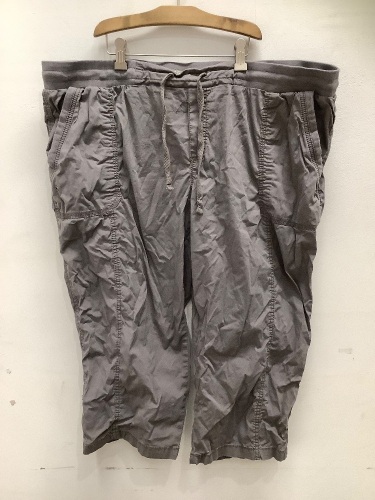 Womens Shorts - Lot 440