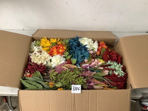 Box of Artistry Designs Fake Flowers - Lot 3706