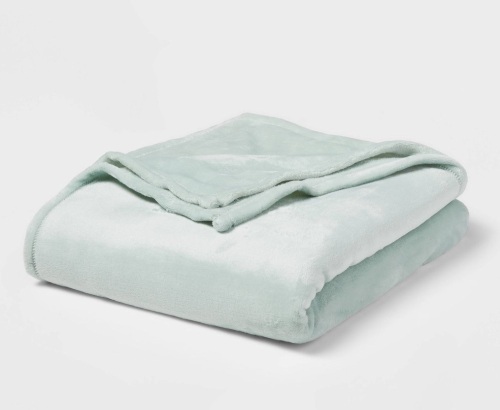 Twin/Twin XL Solid Plush Bed Blanket Mint Green - RoomEssentials, LOT of 2, Retail - $15 - Lot 80