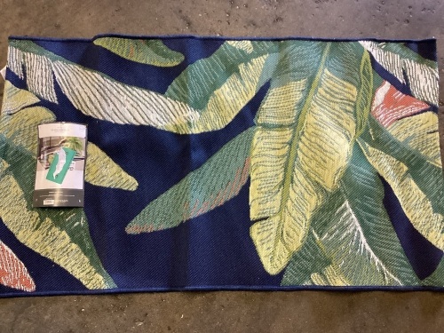 Threshold , Area Rug, 30"x50", Like New  - Lot 117
