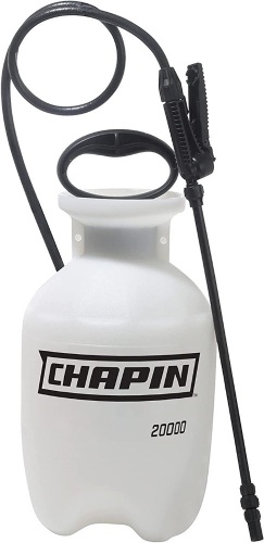 CHAPIN 20000 Garden Sprayer 1 Gallon Lawn, Like New, Retail - $14.89 - Lot 158