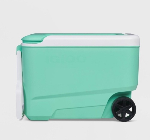 Igloo Wheelie Cool 38gt Cooler - Mint, Like New, Retail - $31.99 - Lot 314