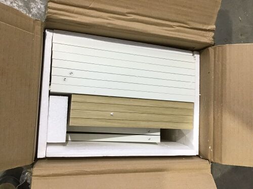 Insma White Stool - Unknown Size - Lot 989