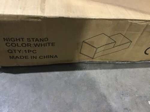 Insma White Nightstand - Lot 767