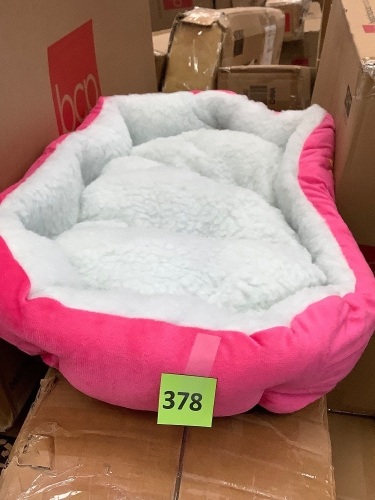 Pet Bed, Pink - Lot 378