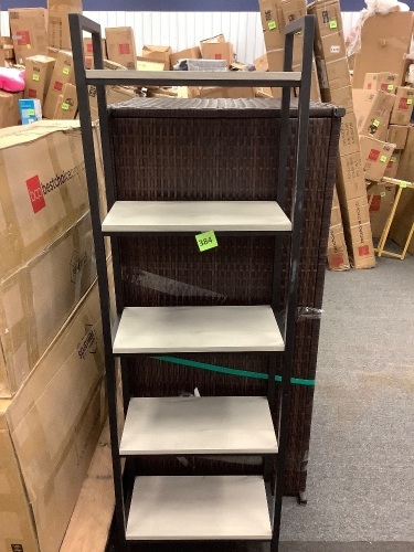 5 Shelves - Lot 384