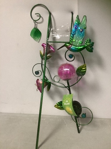 Solar Lawn Decor Stake, Hummingbird & Globe - Lot 104