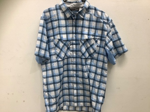 Under Armour, Men's Large, Short Sleeve Loose Plaid Shirt w/ Heatgear - Lot 146