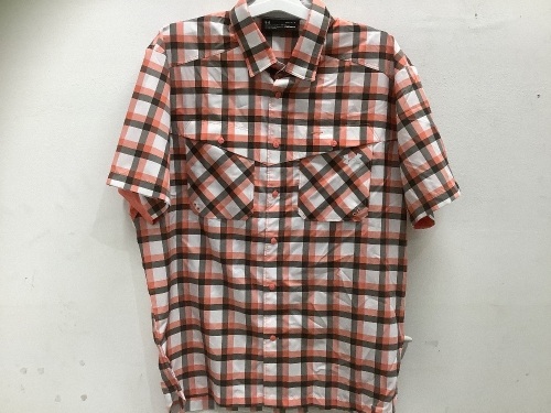 Under Armour, Men's Large, Short Sleeve Shirt w/ Heatgear - Lot 251