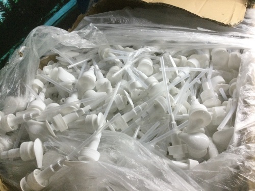 Large Lot of 28/400 White Bottle Pumps - New - Lot 597