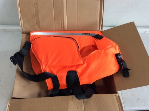 Dog Life Preserver Swimming Vest, XL - E-Comm Return, Appears New - Lot 340