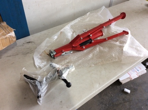 VEVOR V Head Pipe Stand Adjustable Height 28-52 inch - Unknown Condition  - Lot 1170