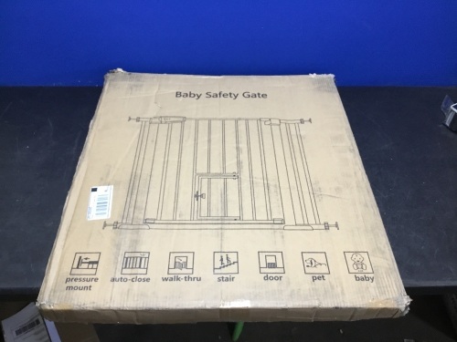 Baby Gate - Appears New  - Lot 1062