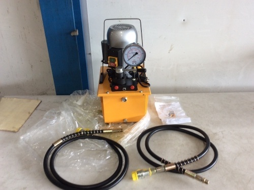 GYB-700A Hydraulic Electric Oil Pump - Appears New with Cosmetic Damag, Untested - Lot 73