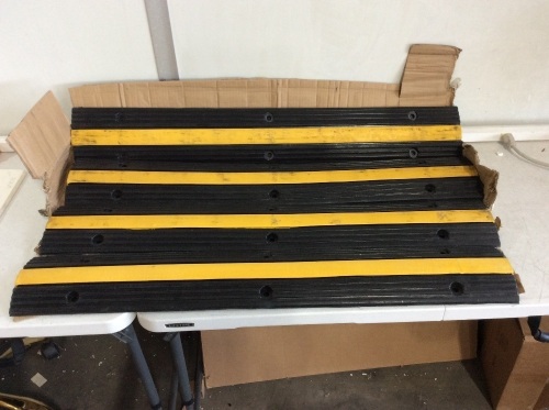 Heavy Duty Cable Protector Ramps - E-Comm Return - Lot 323