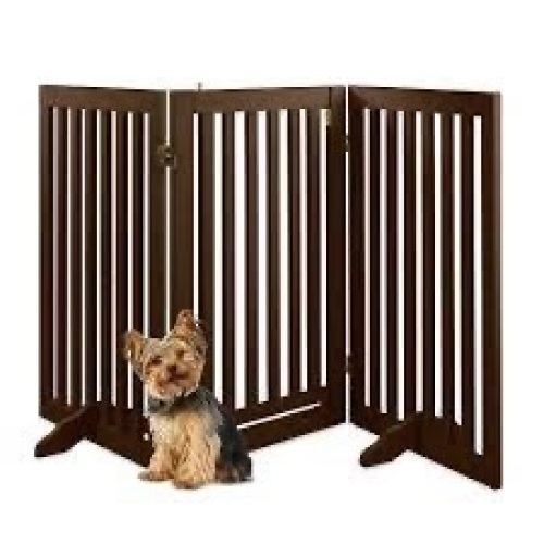 31.5in 3-Panel Freestanding Wooden Pet Gate w/ Door, Support Feet - Lot 3828