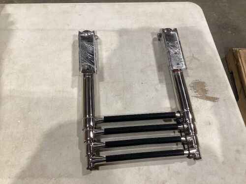 Telescopic 4 Step Boat Ladder  - Lot 862