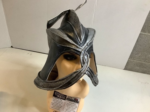 Game of Thrones Mask, Appears New - Lot 361
