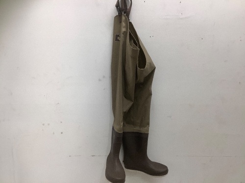 White River Fly Shop, Wader Boots, Size 9 Regular, Stains - Lot 331
