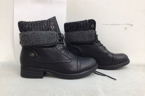 Womens Sweater Boots, Size 8 - Lot 109
