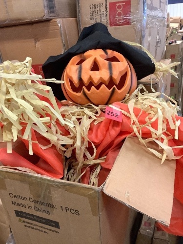 Husker The Corn Keeper Animatronic Scarecrow Halloween Decor w/ LED Eyes - Lot 252