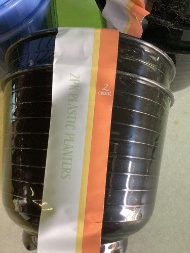 2 Pack, Plastic Planters, LOT of 6, New, Retail - $5 - Lot 49