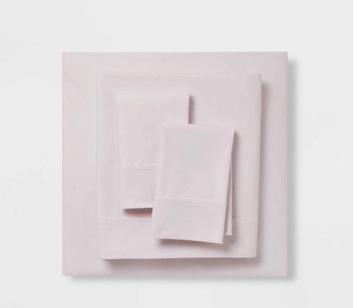 Twin 300 Thread Count Organic Cotton Solid Sheet Set Blush, Like New, retail - $45 - Lot 78